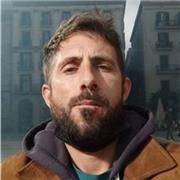 Profesor de biología, matemáticas y química, con muy buena sinfonía con los alumnos